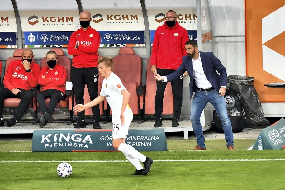 Trener KGHM Zagłębie Lubin Martin Sevela podczas meczu piłkarskiej Ekstraklasy z Koroną Kielce / 	Maciej Kulczyński    /PAP