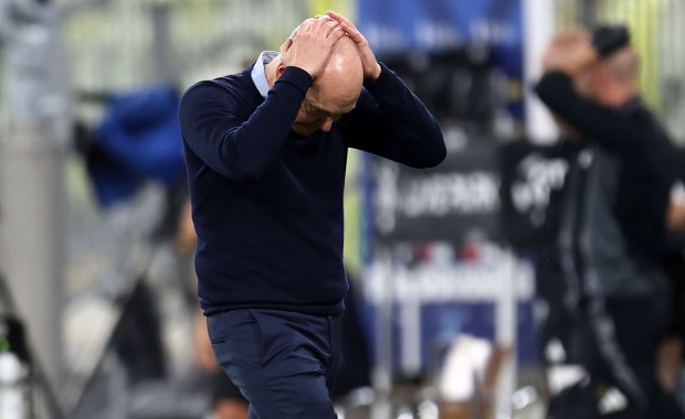 Trener Lecha: Zawstydzająca porażka, kibicom należą się przeprosiny