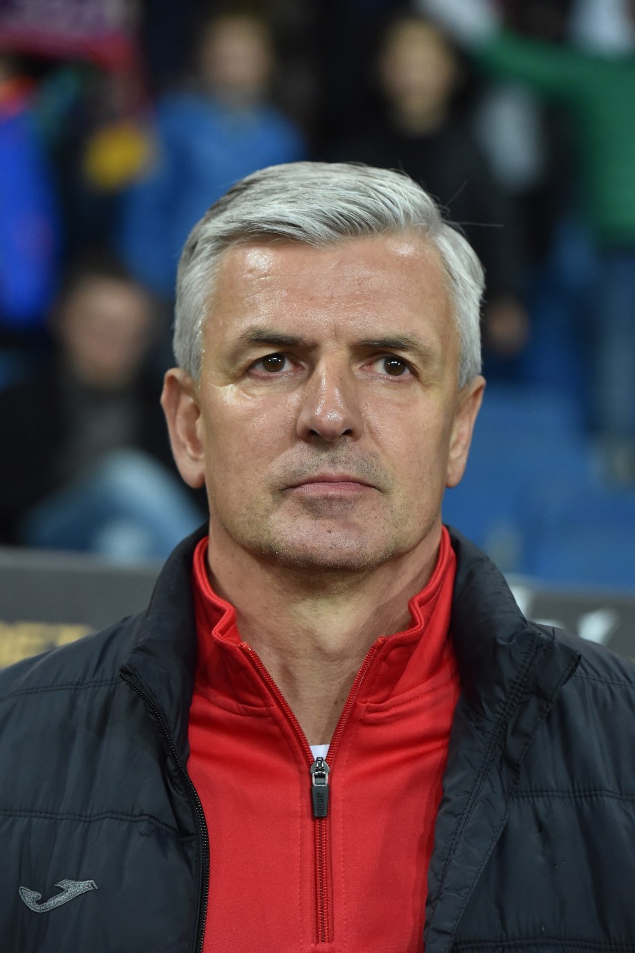 Trener Piasta Gliwice Dariusz Wdowczyk podczas meczu 9. kolejki piłkarskiej Ekstraklasy z Wisłą Kraków w Krakowie /Jacek Bednarczyk /PAP