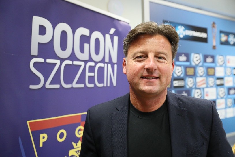 Trener Pogoni Szczecin Kosta Runjaić /Fot. Robert Stachnik/REPORTER /East News