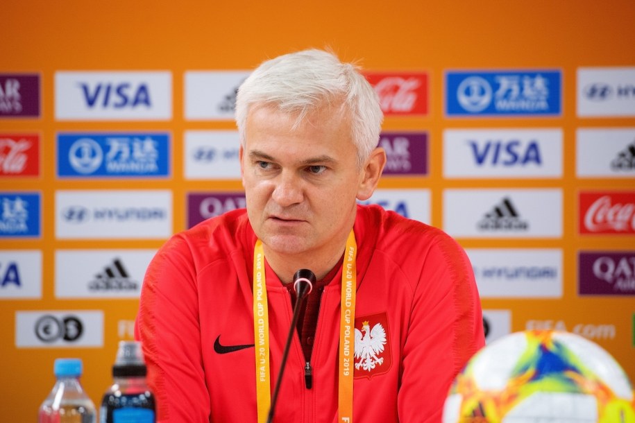 Trener Polaków nie chce, żeby jego zawodnicy nakładali na siebie zbyt dużą presję /	Grzegorz Michałowski   /PAP