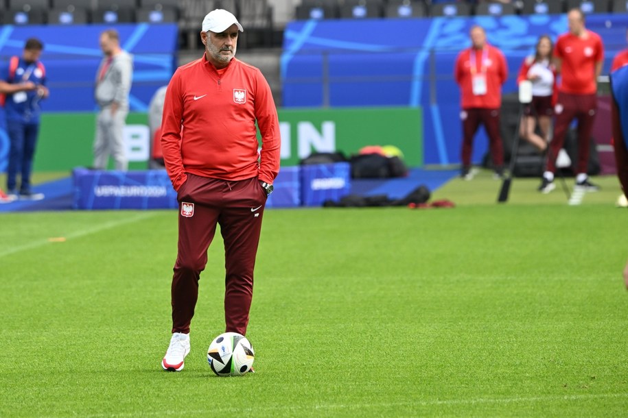 Trener reprezentacji Polski Michał Probierz /	Marcin Bielecki   /PAP