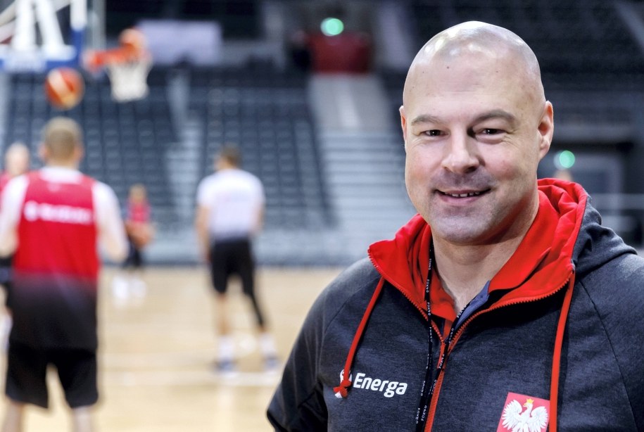 Trener reprezentacji Polski w koszykówce Mike Taylor podczas otwartego dla mediów treningu, w hali "Arena Gliwice" / 	Andrzej Grygiel    /PAP