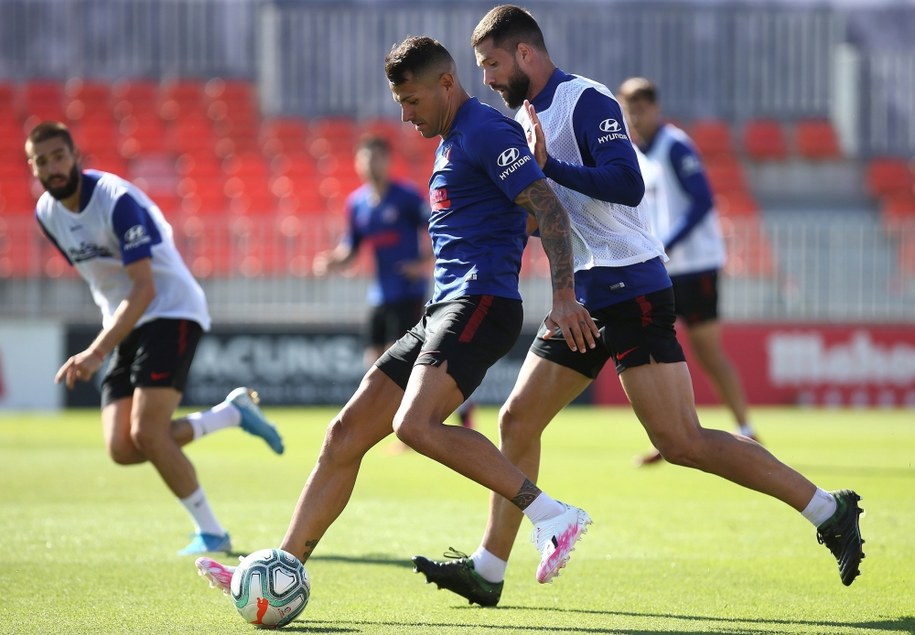 https://i.iplsc.com/trening-atletico-madryt/000A5OXOJD963V6A-C123-F4.jpg