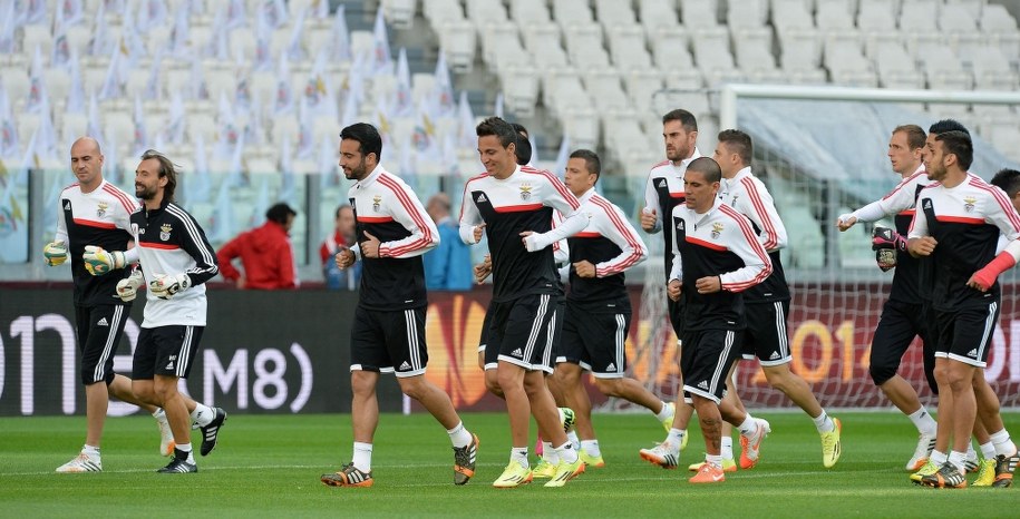 Trening piłkarzy Benfiki /ALESSANDRO DI MARCO  /PAP/EPA