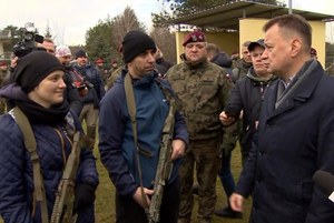 "Trenuj z wojskiem". Błaszczak: Celem jak najwięcej osób przeszkolonych