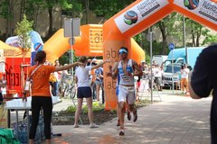 Triathloniści rywalizowali w Olsztynie. Wygrał Polak