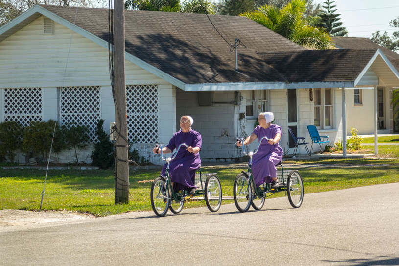 Tricykle, a więc trójkołowe rowery to popularny środek transportu w Pinecraft / Jeff Greenberg / Contributor /Getty Images