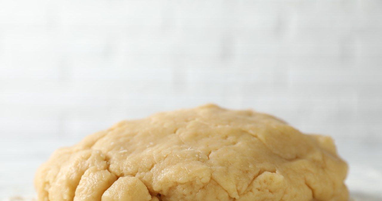 Trik Magdy Gessler na kruche ciasto jest niezawodny. / liudmilachernetska /123RF/PICSEL