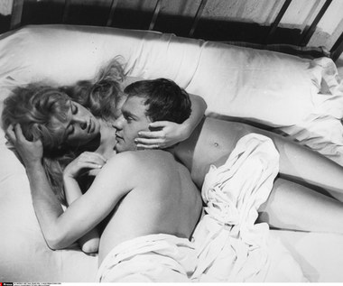 Trintignant był idealnym odtwórcą ról "typowego Francuza" - mężczyzny o bystrym spojrzeniu i wyjątkowej wrażliwości. Świat poznał go dzięki roli w "I Bóg stworzył kobietę" (1956), filmie jednego z pionierów francuskiej Nowej Fali, Rogera Vadima. Film wszedł do kin w aurze skandalu - partnerująca aktorowi na planie młodziutka Brigitte Bardot, muza i żona reżysera, porzuciła go na rzecz Trintignanta. Tak rozpoczęła się jego kariera. Później przystojny Francuz pojawiał się w nieoczywistych rolach i nietuzinkowych włoskich i francuskich filmach, u mistrzów kina tamtych czasów.