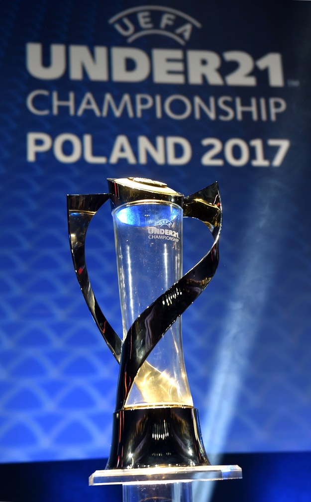 Trofeum turnieju /Jacek Bednarczyk /PAP