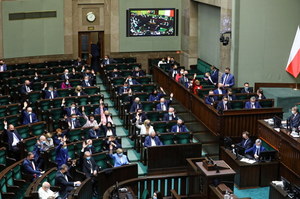 Troje posłów PiS się wyłamało w kluczowym głosowaniu. Sobolewski zapowiada konsekwencje