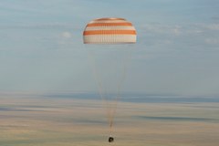 Trójka astronautów wróciła z ISS