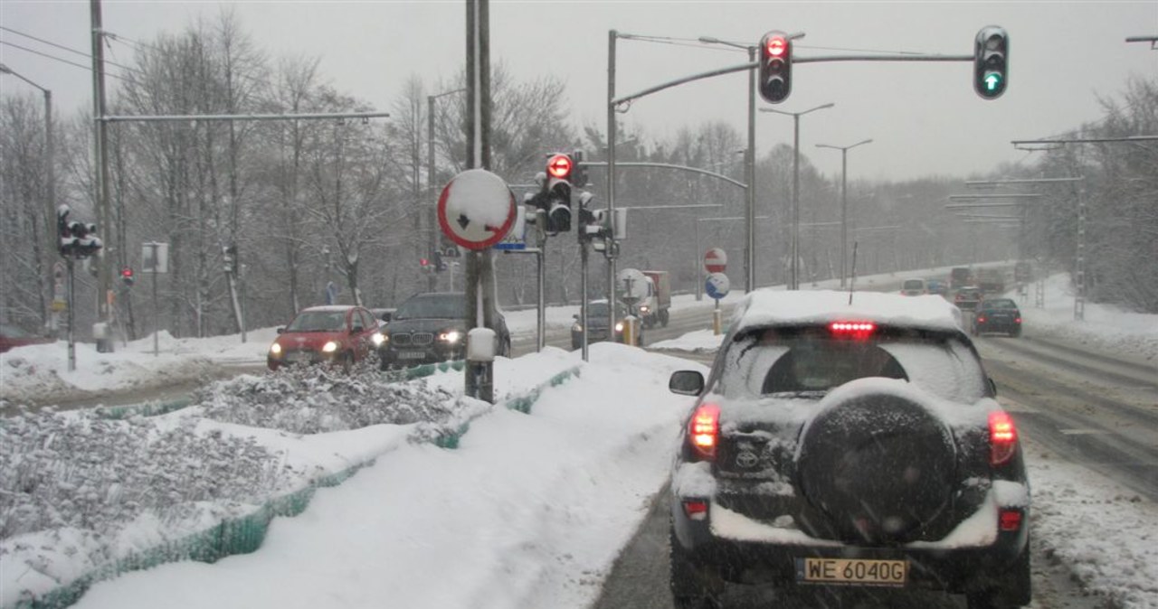 Trójmiejskie spółdzielnie nie radzą sobie z odśnieżaniem osiedlowych dróg 