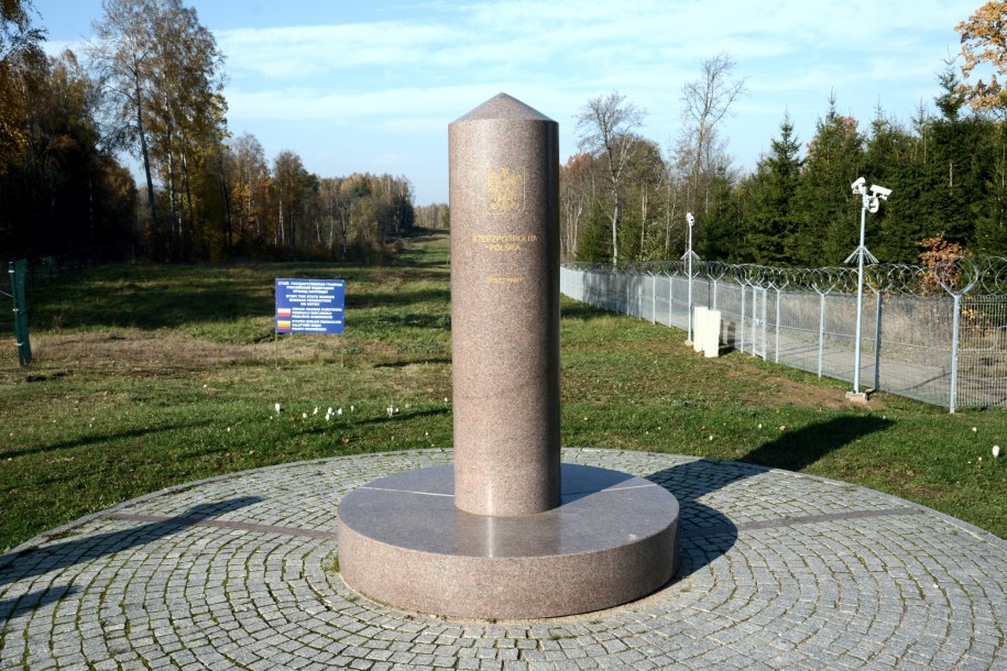 Trójstyk ogrodzony drutem /Mirosława Aleksandrowicz Straż Graniczna  /Straż Graniczna