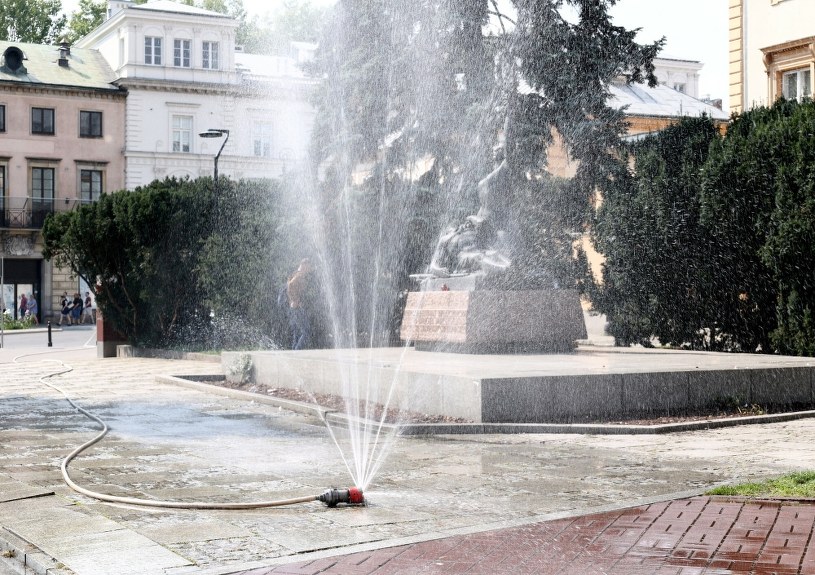 Tropikalne noce, ekstremalne temperatury. Fala upałów nadciąga nad Polskę