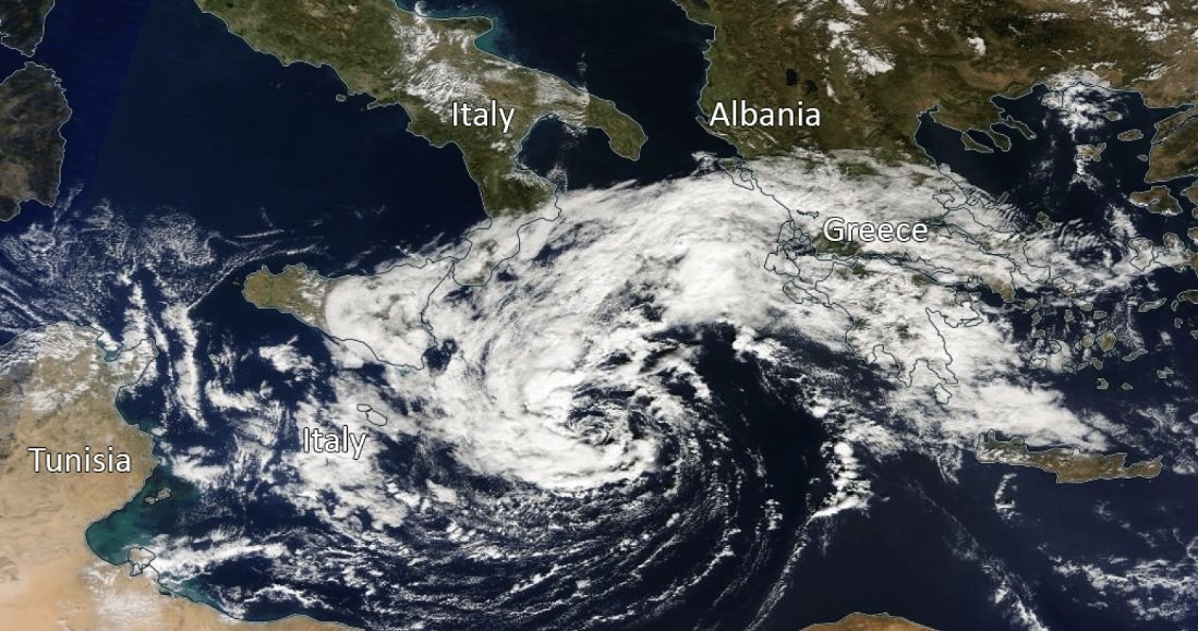 Tropikalny sztorm z końca października 2016 na Morzu Śródziemnym /materiały prasowe