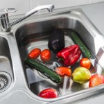 Trucizna w owocach i miodzie? Polska zaostrza przepisy