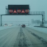 Trudne warunki na drogach na południu Polski. "Jedźcie powoli"