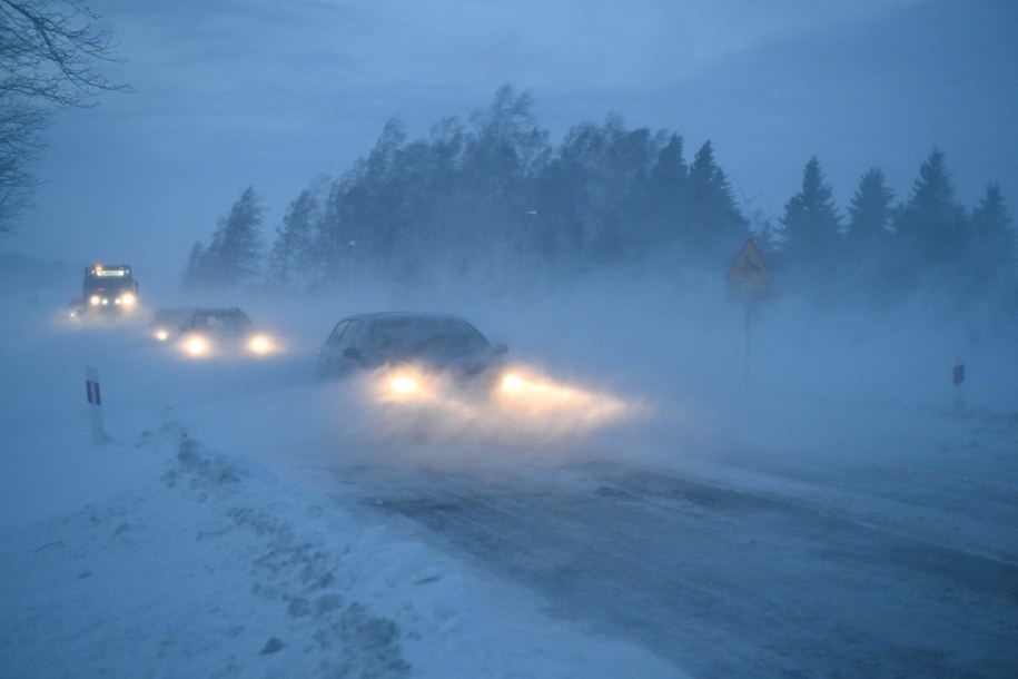 Trudne warunki pogodowe na odcinku DK28 Rymanów - Iwonicz /Darek Delmanowicz /PAP