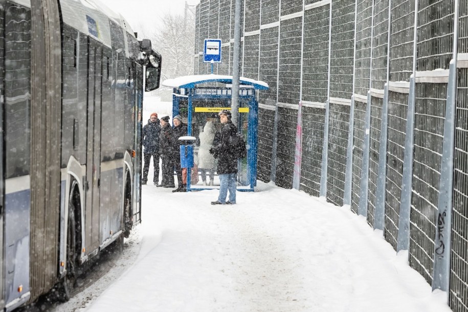 Trudne warunki pogodowe utrudniają pracę Poczty Polskiej. Problemy z dostawami przesyłek w sześciu województwach /Anna Kaczmarz / Polska Press /East News