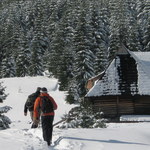 Trudne warunki w Tatrach. Lawiny mogą schodzić same