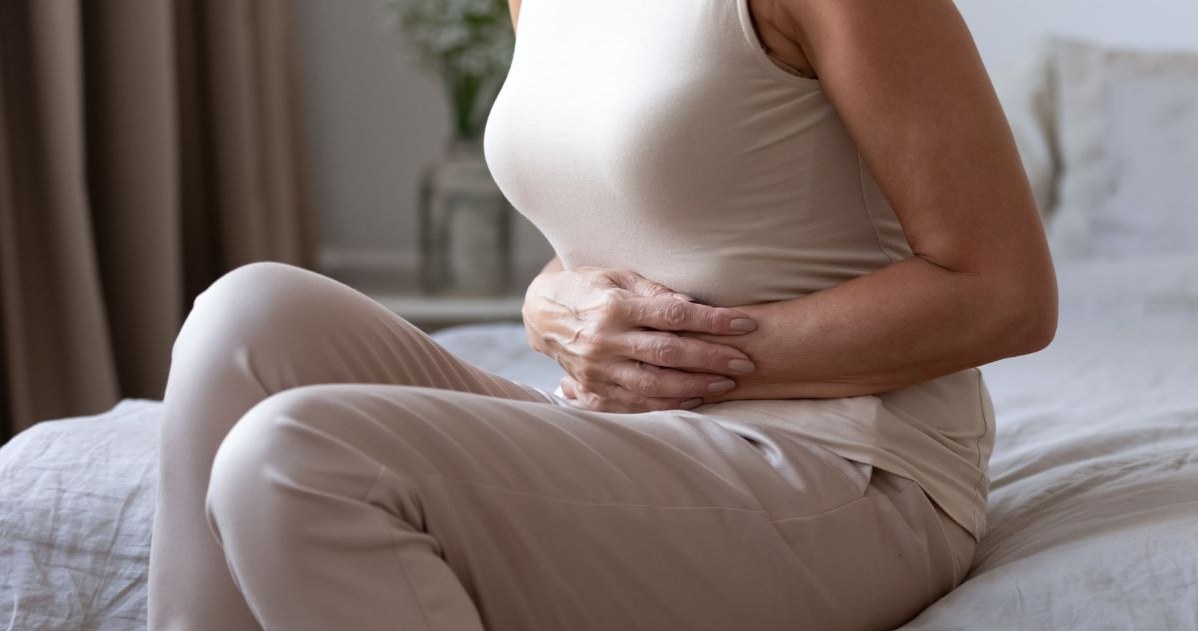 Trudne zaparcia, bóle brzucha, uczucie ciężkości? Wstydliwy problem zalega w jelicie /123RF/PICSEL