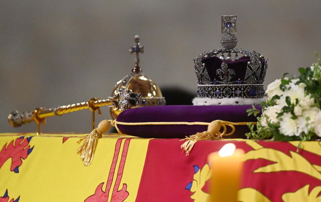 Trumna królowej Elżbiety II jest wykonana z dębu angielskiego i ołowiu /NEIL HALL /PAP/EPA