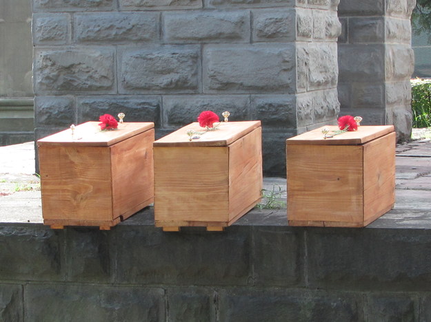 Trumny w których pochowane zostaną szczątki Rosjan /Maciej Grzyb /RMF FM