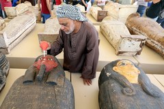 Trumny z mumiami. Niezwykłe odkrycie w Egipcie 