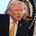 Trump apeluje do brytyjskiego premiera: Nie oddawaj Diego Garcii!