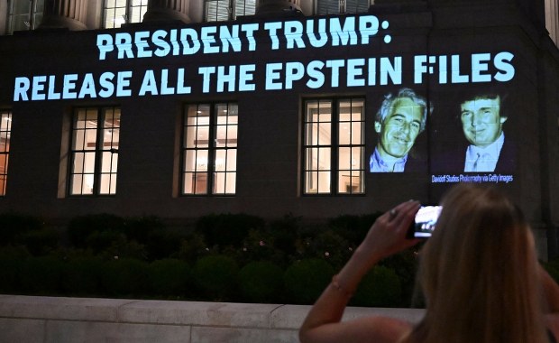 Trump chce kilkanaście miliardów odszkodowania. Bitwa z gigantem