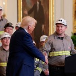 Trump dokłada do węglowego pieca. Pentagon ma korzystać z "czarnego złota"