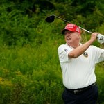 Trump gra w golfa, świat protestuje. Globalna reakcja na politykę USA