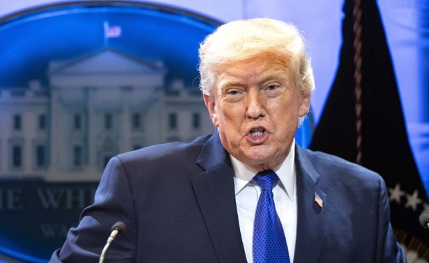 Trump grzmi i składa podpis. "Ich decyzja była żałosna"