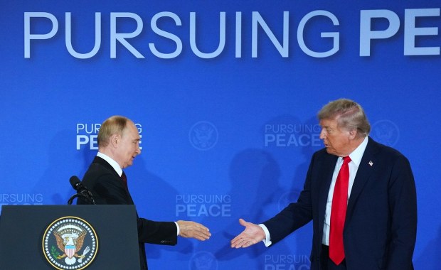 Trump i Putin spotkają w Afryce? Zakulisowe negocjacje i nowi łącznicy