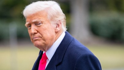 Trump kluczy ws. Ukrainy. "Wysyłamy broń, ale..."