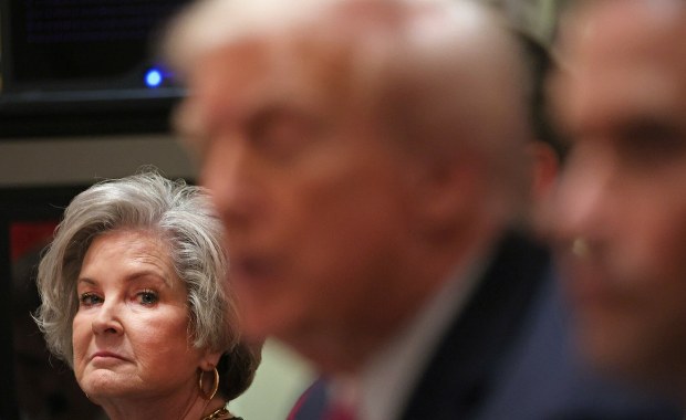 Trump ma "osobowość alkoholika". Szara eminencja Białego Domu odpaliła bombę