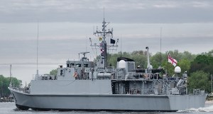 ​Trump montuje koalicję do oczyszczenia Ormuz. Wymienił Wielką Brytanię