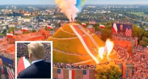 Trump na Kopcu Kościuszki, tłum wiwatuje. Dzieło AI na profilu ambasadora USA