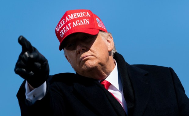 Trump nie żartował. USA wydadzą miliony na boeingi do deportacji