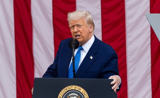 Trump o Putinie igrającym z ogniem. Rosyjskie boty atakują