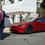 Trump odda czerwoną teslę? Muska nazwał "człowiekiem, który stracił rozum"
