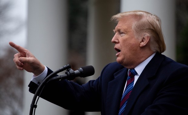 Trump ogłosił kolejne nominacje. Postawił na znanego krytyka lockdownów