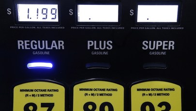 Trump: OPEC+ zamierza zmniejszyć wydobycie ropy o 20 mln baryłek dziennie