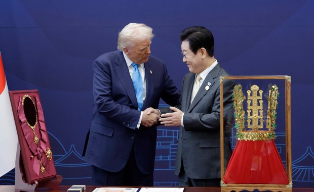 Trump powitany po królewsku. Oto co dostał w Korei Południowej