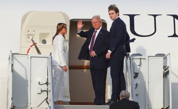Trump przejmuje władzę w USA. Golf, sobowtór Elvisa i dużo, dużo imprez