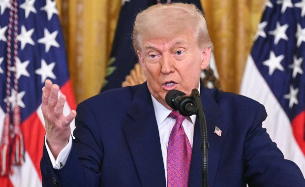 Trump przerwał milczenie po ataku Izraela na Iran