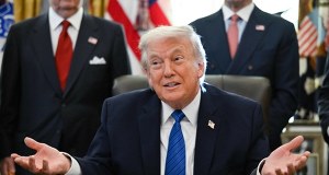 Trump sprzedał Amerykę za emirackie miliony? Kulisy tajemniczych transakcji z szejkiem