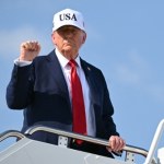 Trump uderza w Europę. "Zamiast tracić pieniądze na wiatraki, to my je likwidujemy"